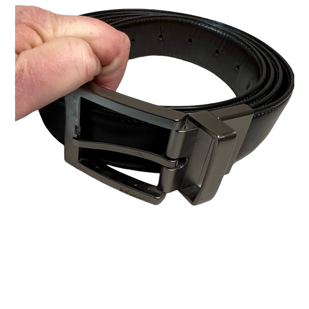 Men Reversible Leather Black to Brown Belt Silver Buckle. Sz Large/Tall  58/60”